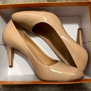 nude closed toe heels